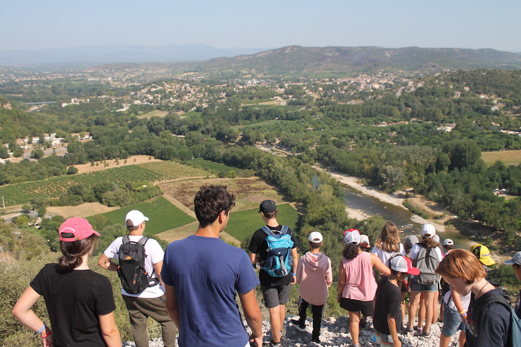 Village Camps International Summer Camp Ard&egrave;che, France 2019-07-26 https://www.villagecamps.com/journals_admin/images/2236-7398-FlagHike7 copy.jpg